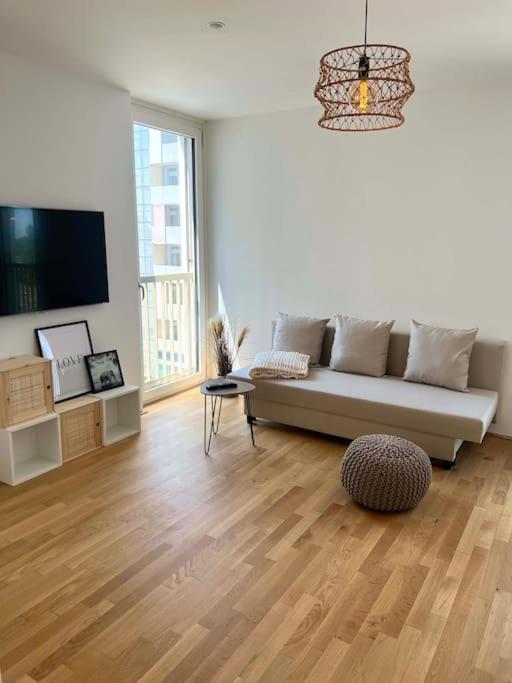 Donaublick Oasis: Stylische Wohnung Viena Exterior foto